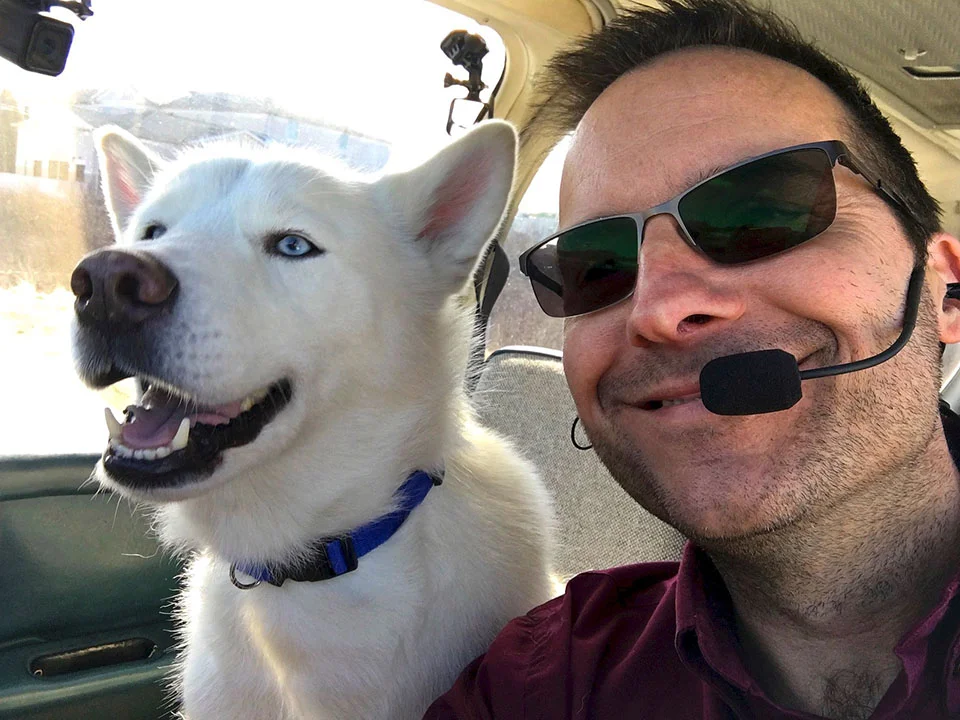 Perro volando con Paul