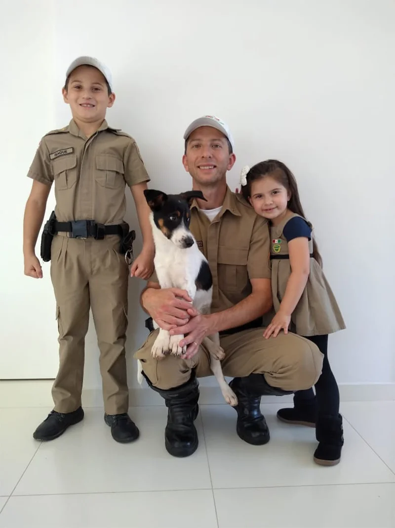 Familia adopta Rex