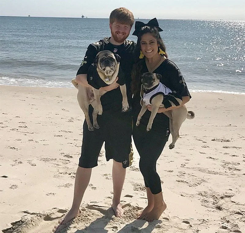 Pareja construye un salvaescaleras