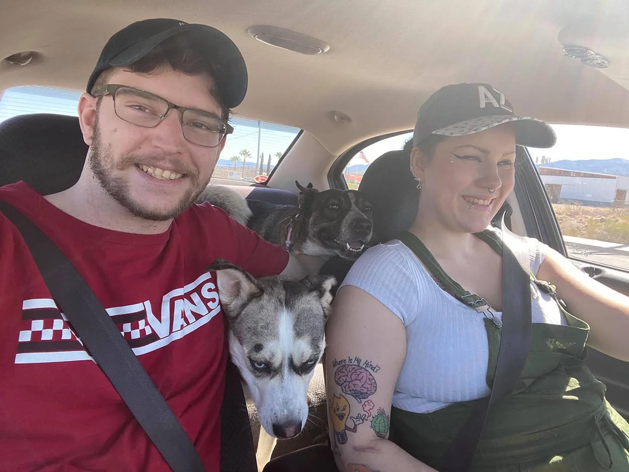 Perrita y su familia Humana