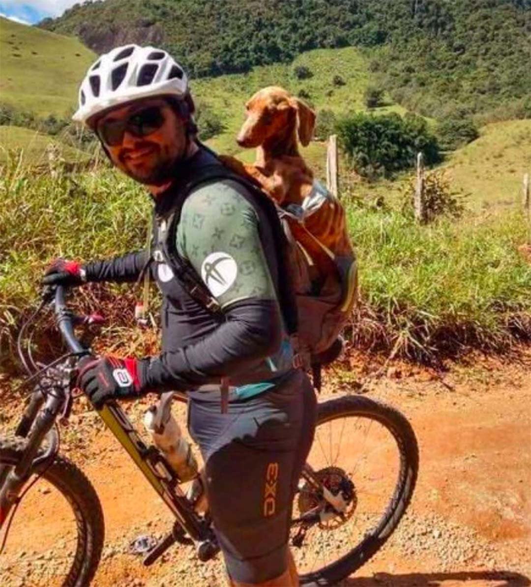 Ciclistas ven perro